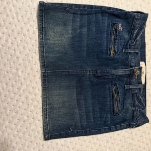 Hollister SoCal Stretch Size 11 or 30 Blue Denim Mini Skirt with Zipper Details